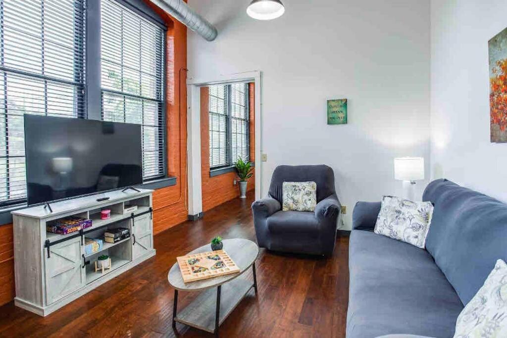 Ny Style Centric Loft With King Bed By Park Av. Daire Rochester Dış mekan fotoğraf