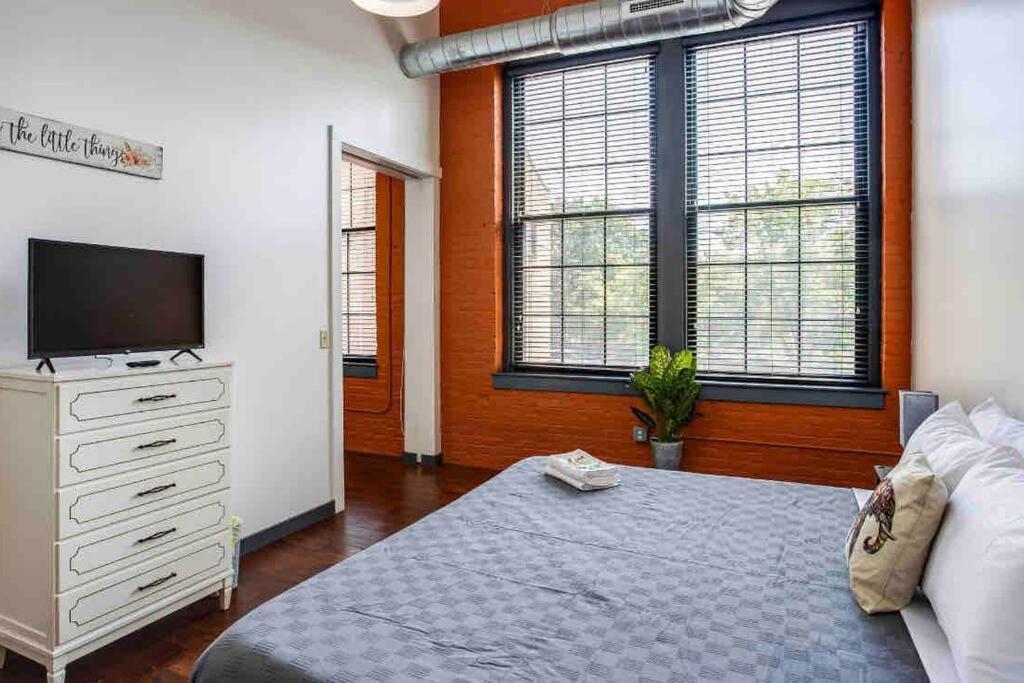 Ny Style Centric Loft With King Bed By Park Av. Daire Rochester Dış mekan fotoğraf