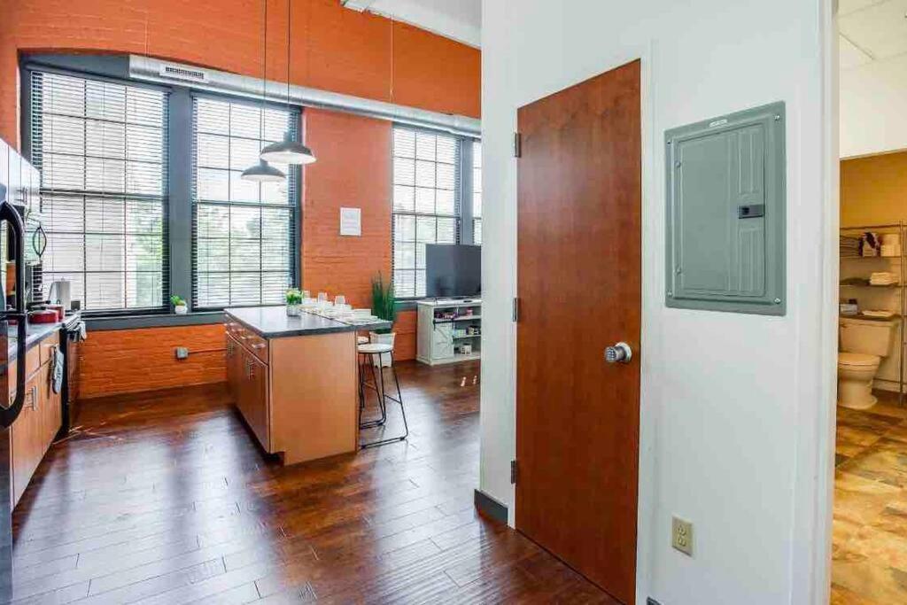 Ny Style Centric Loft With King Bed By Park Av. Daire Rochester Dış mekan fotoğraf